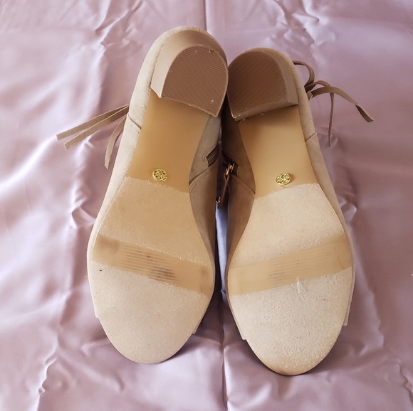 NWOB XOXO Belina Bootie Taupe - Picture 6 of 6